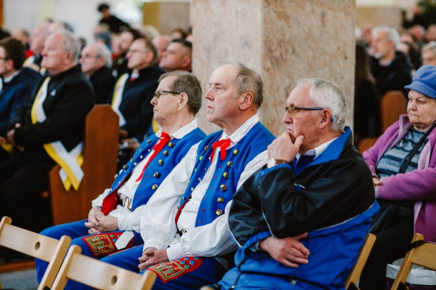 Biskup Jan Wątroba utworzył 36. parafię w Rzeszowie. Zobacz zdjęcia z uroczystej mszy świętej