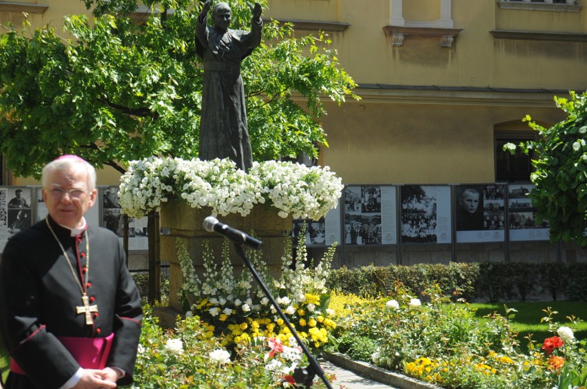 Kraków. Uroczystość w kurii w 100. rocznicę urodzin Jana Pawła II [ZDJĘCIA]