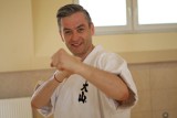 Poseł Robert Biedroń ćwiczył karate w Słupsku (zdjęcia, wideo)