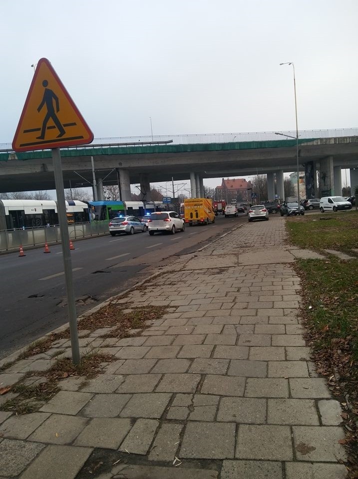 Wypadek na Energetyków w Szczecinie. Zderzyły się trzy samochody [ZDJĘCIA]