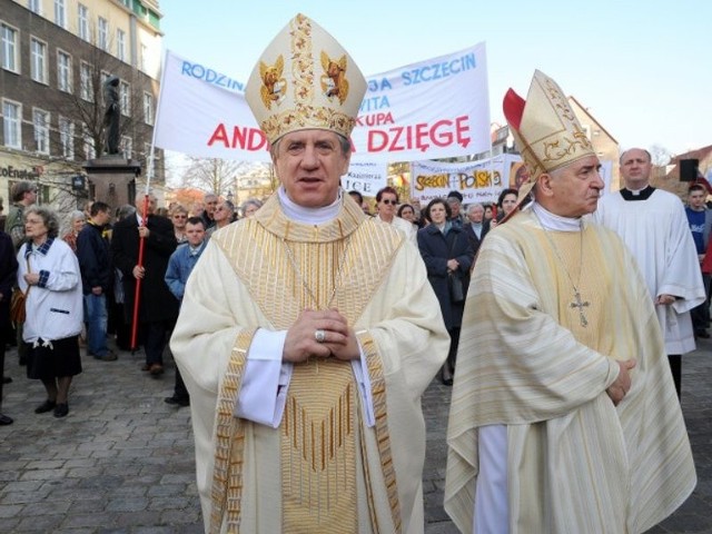 Ingres Arcybiskupa DziegiIngres Arcybiskupa Dziegi w obiektywie Marcina Bieleckiego.