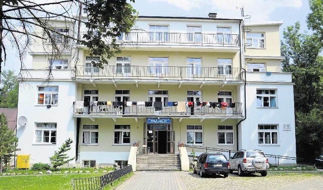 W budynku, w którym mieści się muzeum Katownia Podhala "Palace", działa ośrodek wypoczynkowy