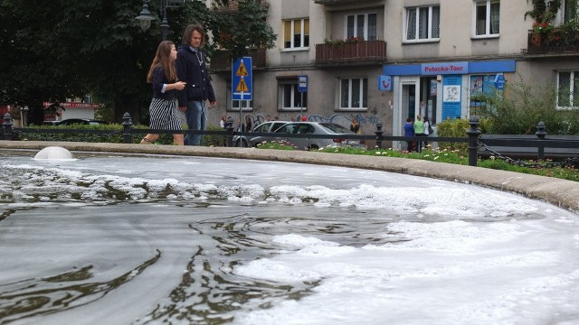 Fontanna na placu Daszyńskiego.