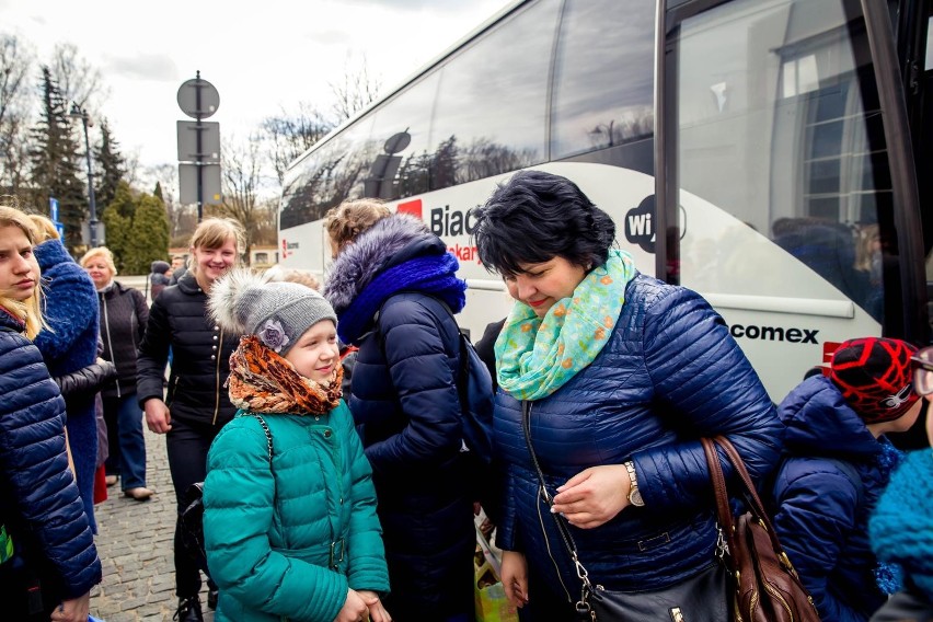 Dzieci z Litwy przyjechały na Wielkanoc. Spędzą piękne święta u rodzin nie tylko z Podlasia [WIDEO, ZDJĘCIA]