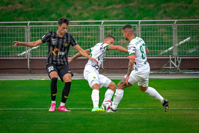 W pierwszym meczu tego sezonu drugiej ligi Stal Stalowa Wola zremisowała 0:0 z GKS Jastrzębie