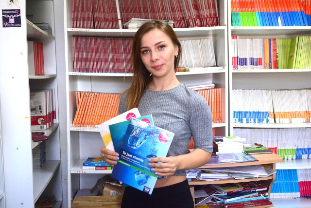 - Już wielu uczniów pyta o podręczniki i przychodzi do nas ze spisami książek - mówi Patrycja Mostowska z Antykwariatu.