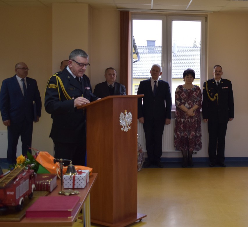 Piotr Wieniecki, zasłużony oficer straży pożarnej z Pińczowa, odszedł na emeryturę