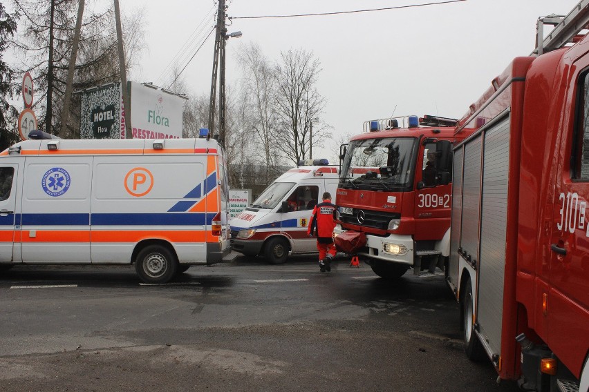 Wypadek na Szczecińskiej. 3 osoby ranne w zderzeniu 4 samochodów [ZDJĘCIA+FILM]