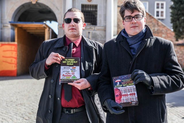 Gdańsk. Solidarna Polska przeciwko zaangażowaniu Zachodu w handel z Rosją. Wicewojewoda Aleksander Jankowski zachęca do zakupu polskich produktów