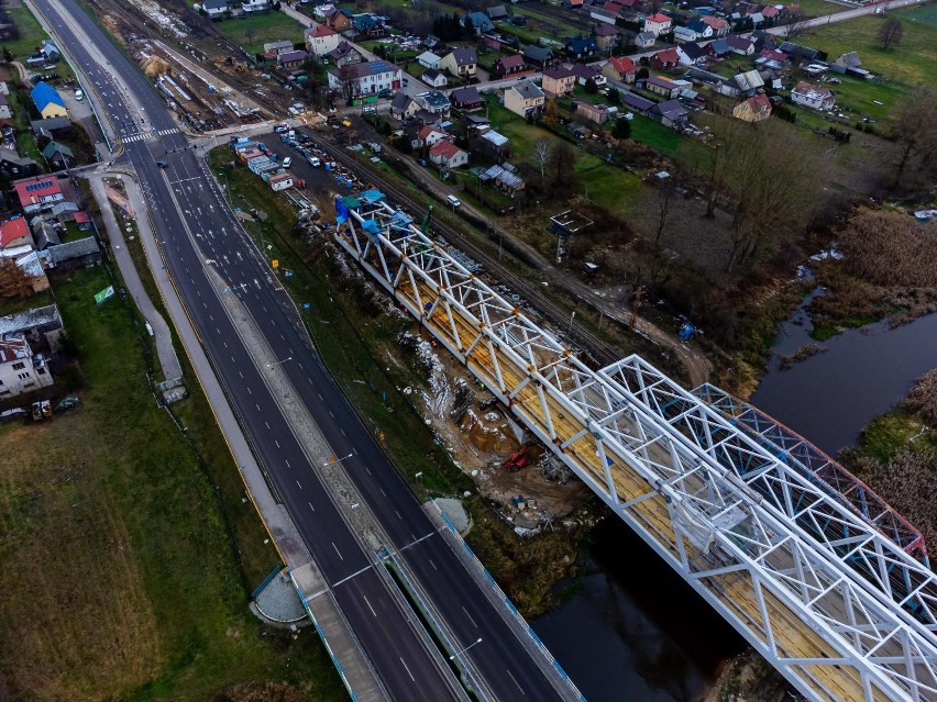 Budowa mostów nad rzeką Narew w Uhowie