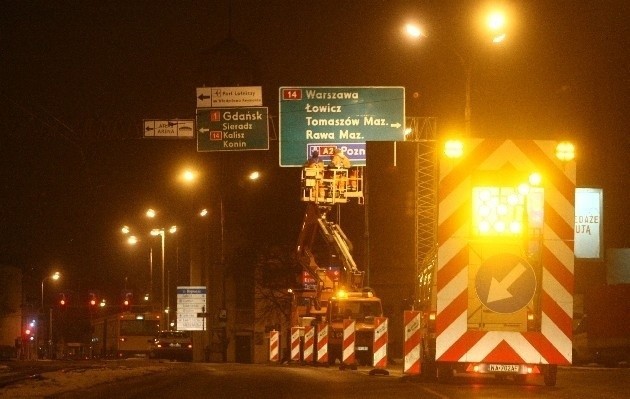 Znaki informujące o dojeździe do autostrad zamontowano już między innymi na skrzyżowaniu ul. Rzgowskiej i ul. Paderewskiego.