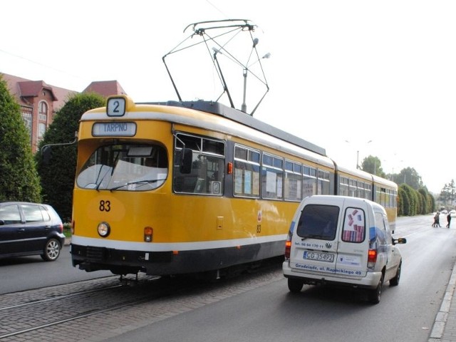 W zastępstwie tramwaju nr 2 na trasie od al. 23 Stycznia do pętli na Rządzu kursować będą zastępcze autobusy.