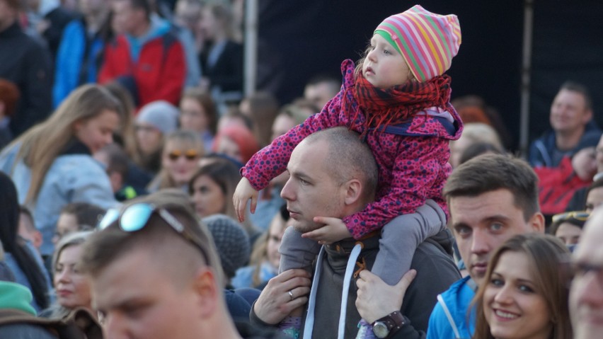 Rybnik oszalał! Dzikie tłumy na koncercie Miuosha i O.S.TR.