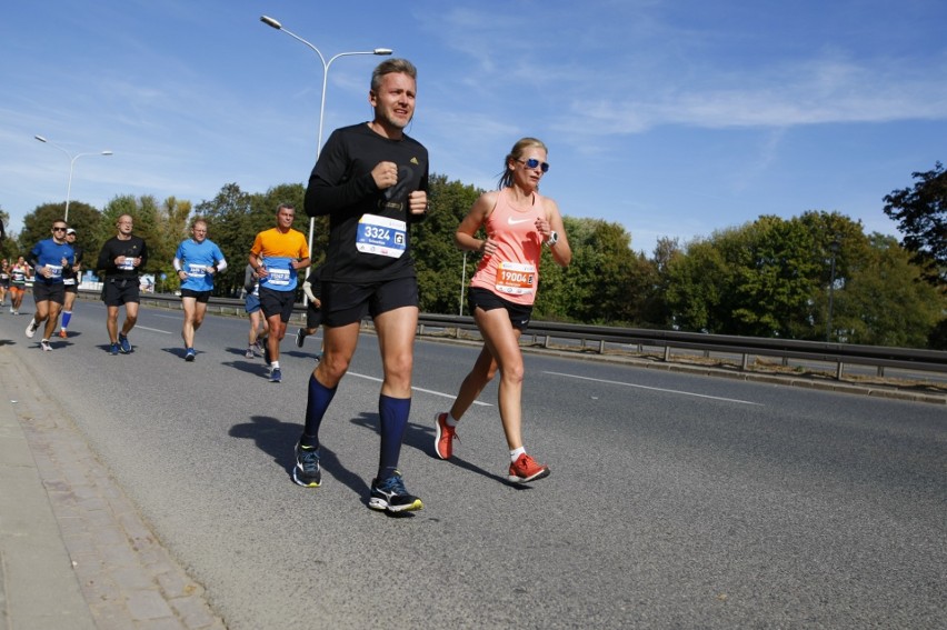 Uczestnicy Maratonu Warszawskiego 2018. Więcej zdjęć...