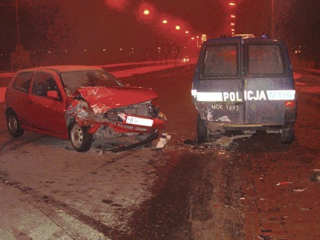 48-letni pijany kierowca volkswagena polo, który w minionym tygodniu na al. Jana Pawła II w Białymstoku uderzył w policyjny radiowóz.