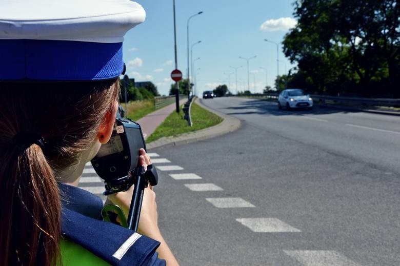 Pijana matka zatrzymana do kontroli. Wiozła dwójkę dzieci