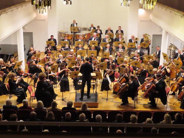 Filharmonia Zielonogórska w piątek - Orkiestra Symfoniczna FZ wykona składający się z 6 części, poemat symfoniczny „Prorok” Bassema Akikiego.