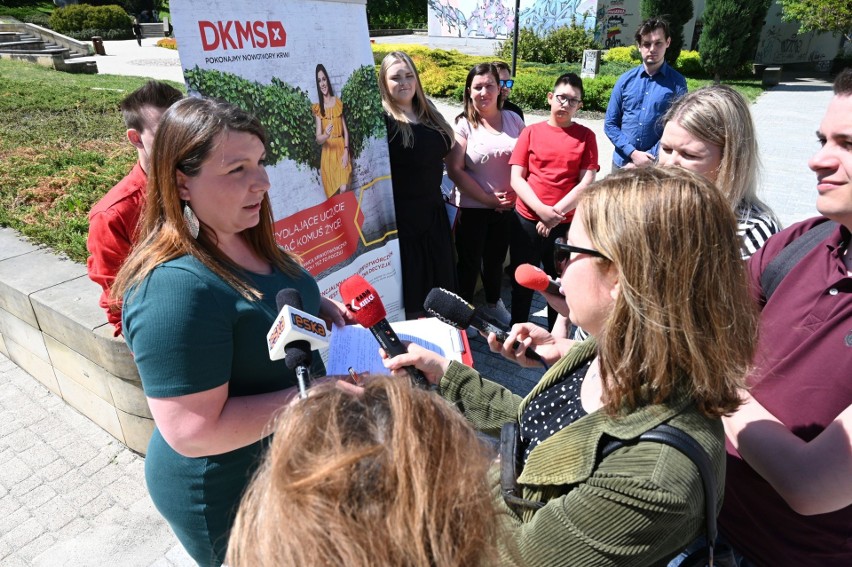 Kielce ratują życie! Oni oddali szpik kostny walczącym o życie pacjentom. Fundacja DKMS zachęca do rejestracji. Zobacz film 