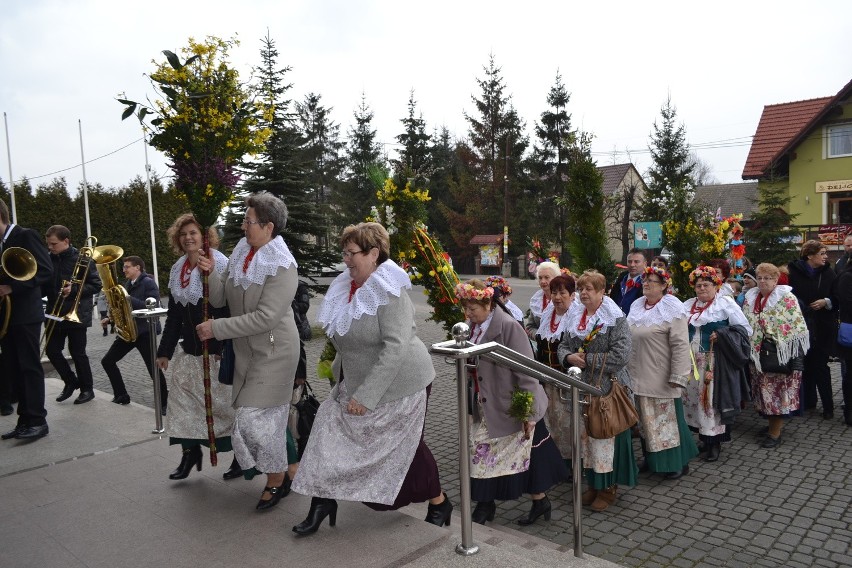 Piękne, ponad dwumetrowe palmy przygotowali mieszkańcy...