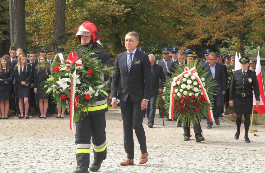 W Kielcach pod pomnikiem Homo Homini wspominano ofiary zamachu z 11 września 2001 roku