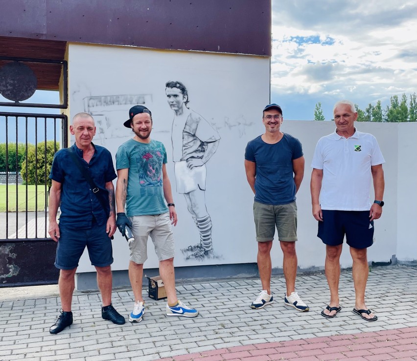 Czeladź. Przy stadionie Górnika Piaski powstaje wyjątkowy mural