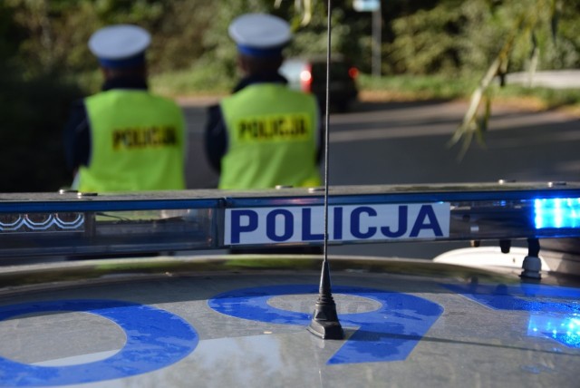 Policjanci drogówki cyklicznie patrolują drogi powiatu krakowskiego