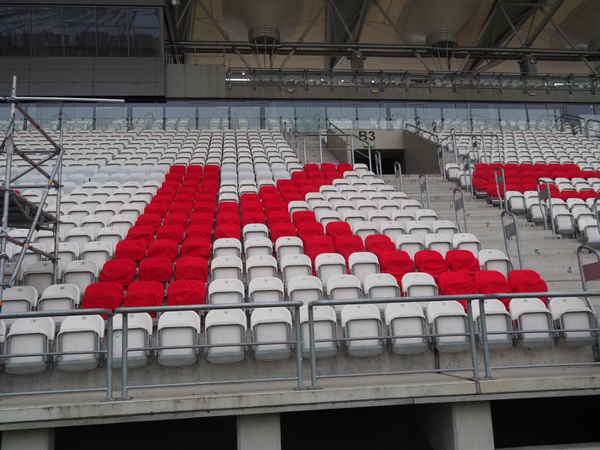 Wyceniono straty na stadionie ŁKS po wizycie wandali z Widzewa ZDJĘCIA