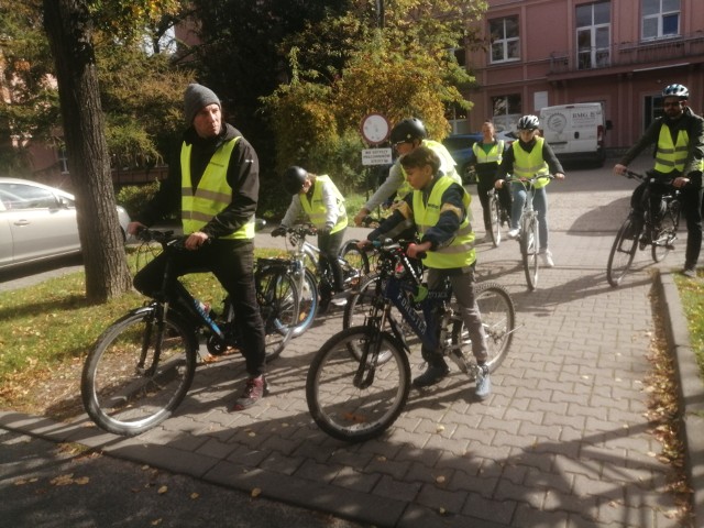 Pierwszy egzamin związany z kartą rowerową - w modelu holenderskim - przeprowadzono na ulicach Poznania.Przejdź do kolejnego zdjęcia --->