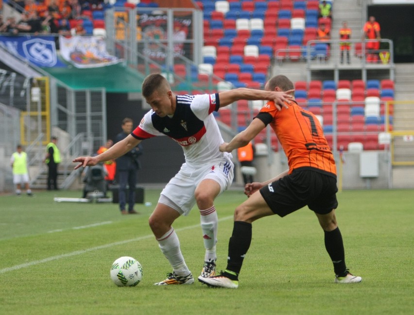 Górnik Zabrze pokonał Chrobrego Głogów, ale jego kibice nie...