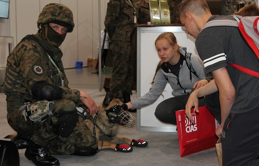 Psy - żołnierze na straży tarczy w Redzikowie (zdjęcia)