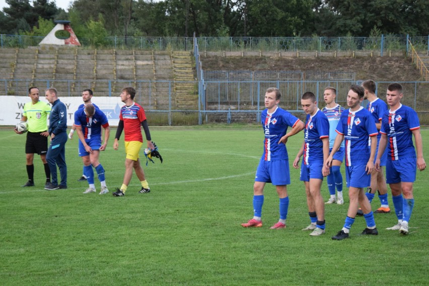 W meczu na szczycie Hummel 4. ligi Star Starachowice wygrał na wyjeździe z Granatem Skarżysko-Kamienna. Kulisy spotkania w obiektywie