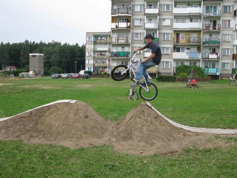 Młodzi sami sobie zrobili skatepark (zdjęcia)