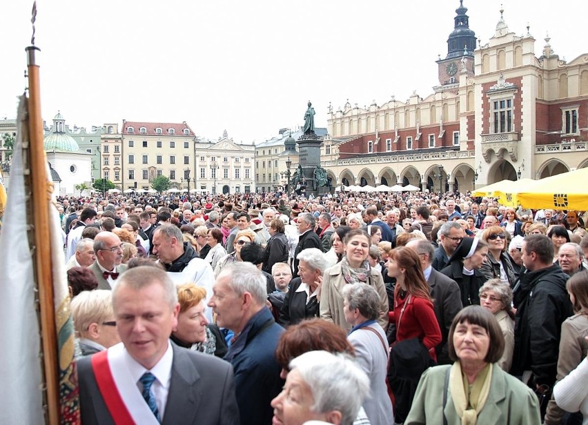 Uroczystości Bożego Ciała na Rynku w Krakowie.