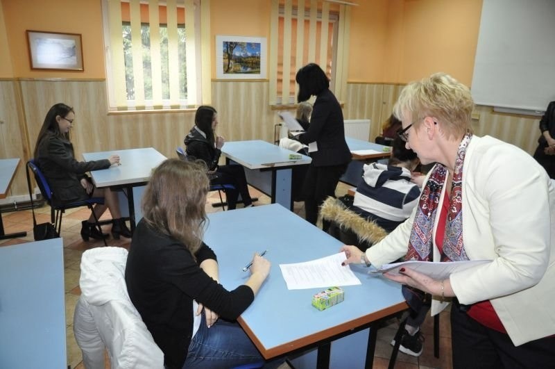 Uczniowie szkół ponadgimnazjalnych z powiatu staszowskiego zmagali się z wiedzą o HIV