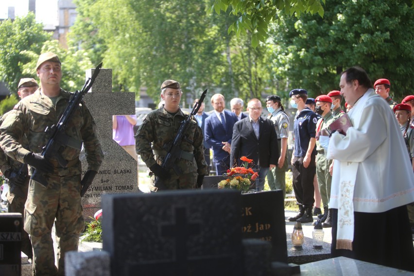 Poświęcenia grobów powstańców śląskich w Rudzie Śląskiej....