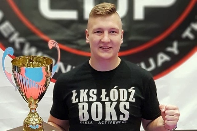 Tomasz Koniarski +91kg senior zajął pierwsze miejsce i zdobył okazały puchar w formule K-1 po dwóch znakomitych walkach