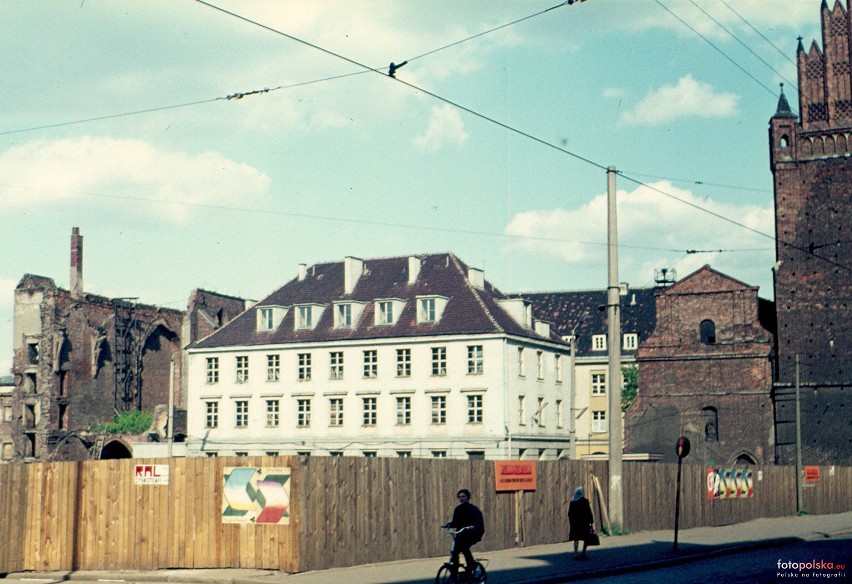 Budynek w roku 1973.