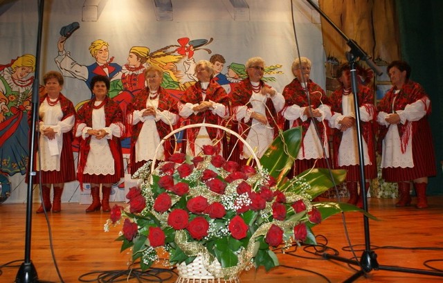 Z okazji swojego 35-lecia Śladkowianki zaprezentowały się w Domu Kultury w Chmielniku.