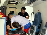 Kraków. Policjanci szkolili ratowników medycznych z technik obezwładniania agresywnych osób