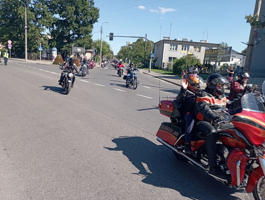 Kilkuset motocyklistów z całej Polski przejechało ulicami Skierniewic