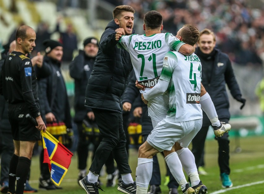 Lechia Gdańsk wygrała i pozostaje liderem! Świetni Sławomir Peszko i Flavio Paixao [ZDJĘCIA]