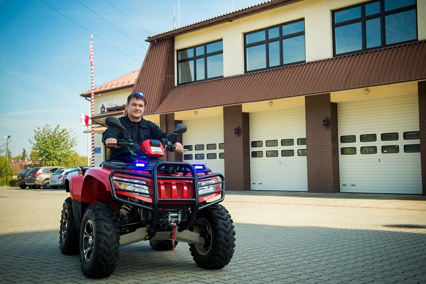 Gorlice. Niezwykły strażacki kalendarz, z równie niezwykłym przesłaniem powstał w Gorlicach. Niezwykłe zdjęcia z sesji [ZDJĘCIA]