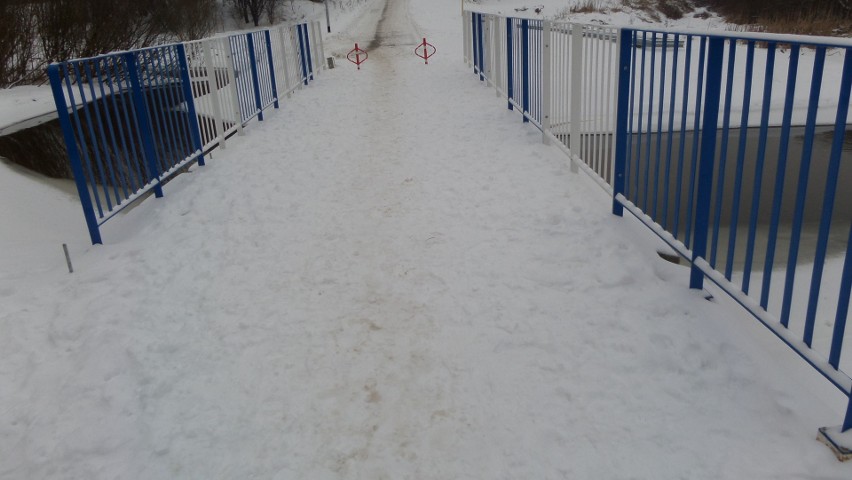 Na nowym moście na Leśniówce będą wymieniać bariery ZDJĘCIA