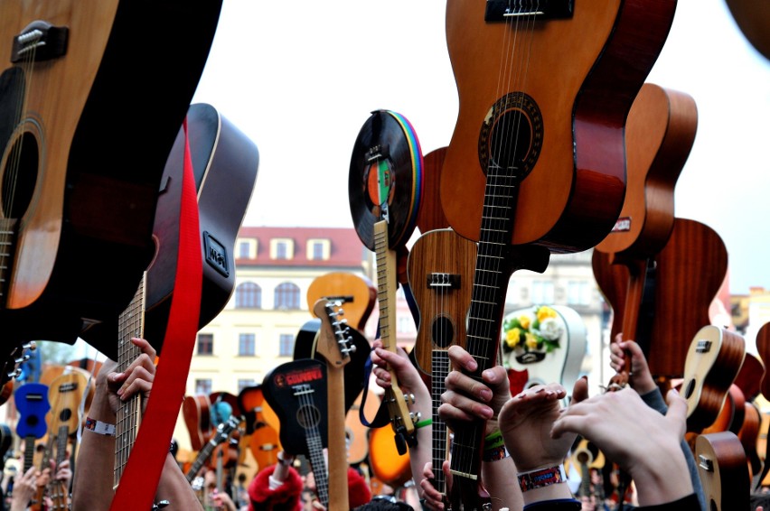 Gitarowy Rekord Guinnessa we Wrocławiu. Torunianie też tam byli! [ZDJĘCIA]