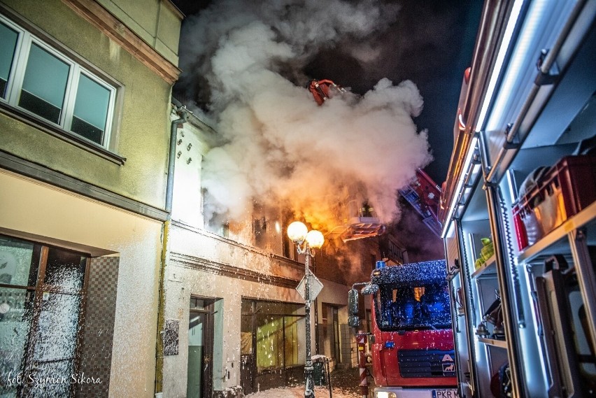 Pożar w Krotoszynie wybuchł w nocy z soboty na niedzielę. Z...