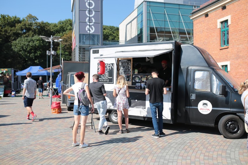 Street Food Polska Festival czyli zlot foodtrucków w Krakowie [ZDJĘCIA]