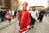 Jubileusz 1050. rocznicy chrztu Polski we Wrocławiu. Insygnia królewskie w katedrze (ZDJĘCIA)