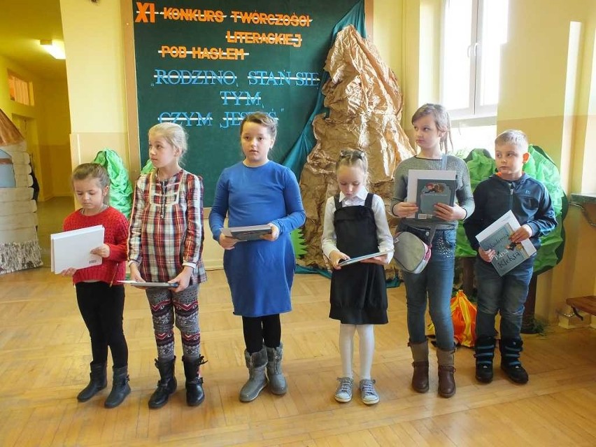 Uczniowie starachowickich szkół nagrodzeni za poetycką twórczość