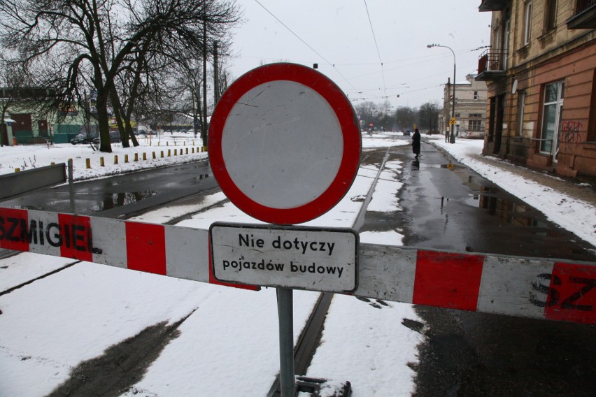 Ulicą Dąbrowskiego już nie przejedziesz. Ruszył remont na odcinku od ul. Rzgowskiej do ul. Kilińskiego