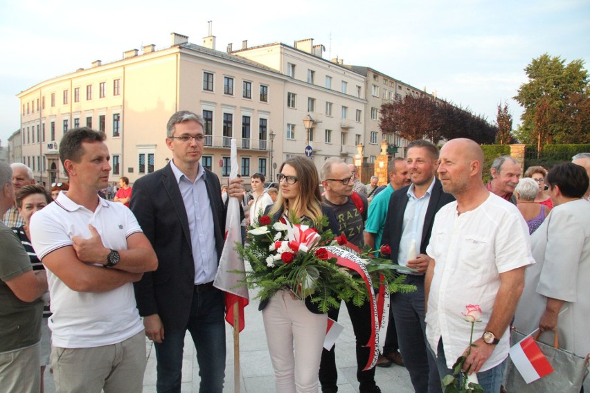 Wielka manifestacja w centrum Kielc „Wolne Sądy” z tysiącami uczestników  